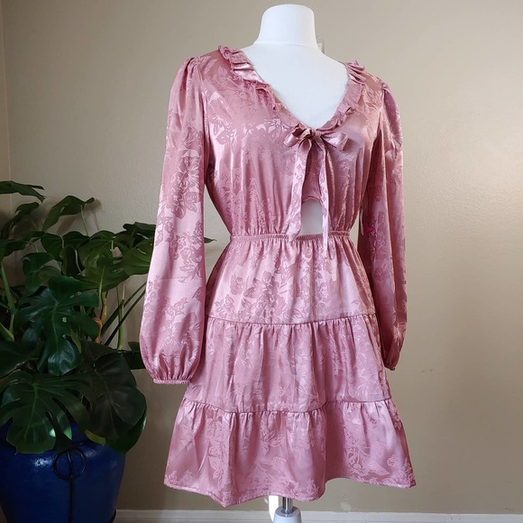 Speechless- Mauve Satin with floral print  Size M - Picture 2 of 6